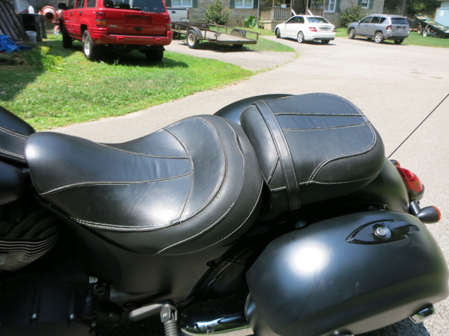 2018 Indian Motorcycle Indian® Chieftain Dark Horse® - Photo 13